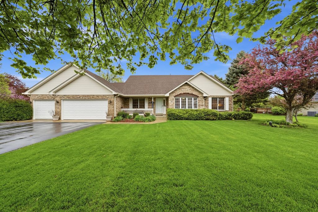 706 Silver Glen Road, Mchenry, IL 60050