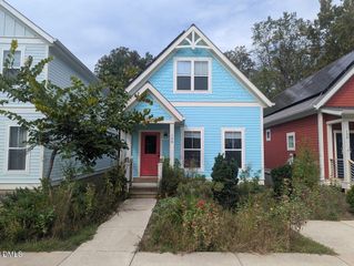 128 Fiori Hill S Drive, Hillsborough, NC 27278