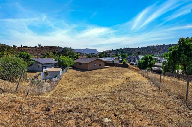 9902 Saddleback Drive, Lakeside, CA 92040