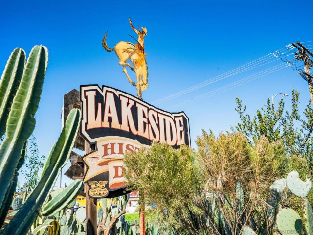 9902 Saddleback Drive, Lakeside, CA 92040