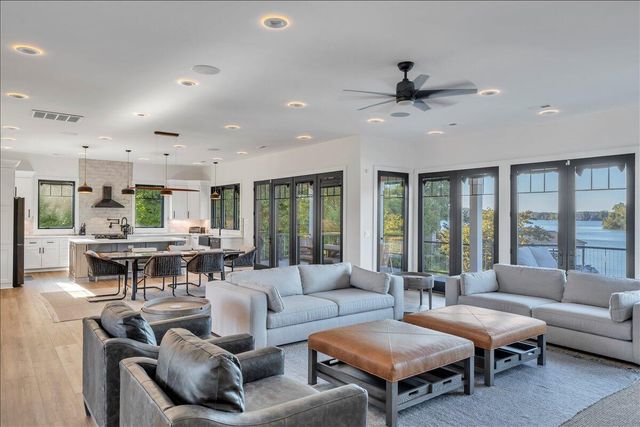 176 Three Point Isle DR, Penhook, VA 24137