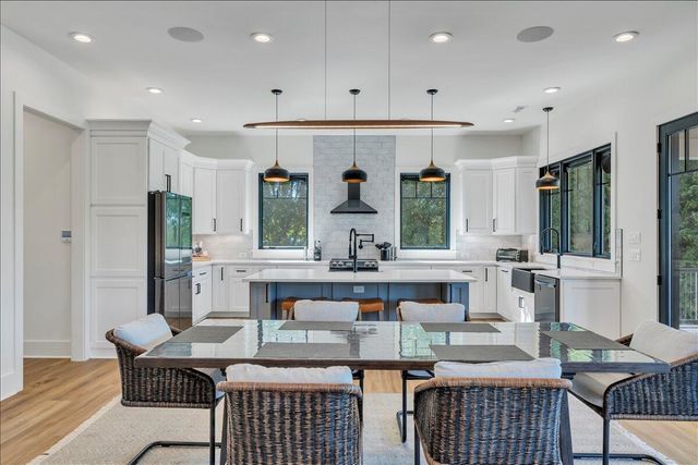 176 Three Point Isle DR, Penhook, VA 24137