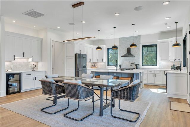 176 Three Point Isle DR, Penhook, VA 24137