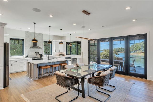 176 Three Point Isle DR, Penhook, VA 24137