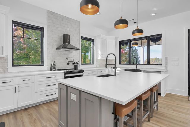 176 Three Point Isle DR, Penhook, VA 24137