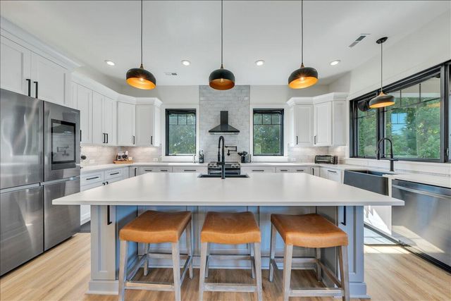 176 Three Point Isle DR, Penhook, VA 24137