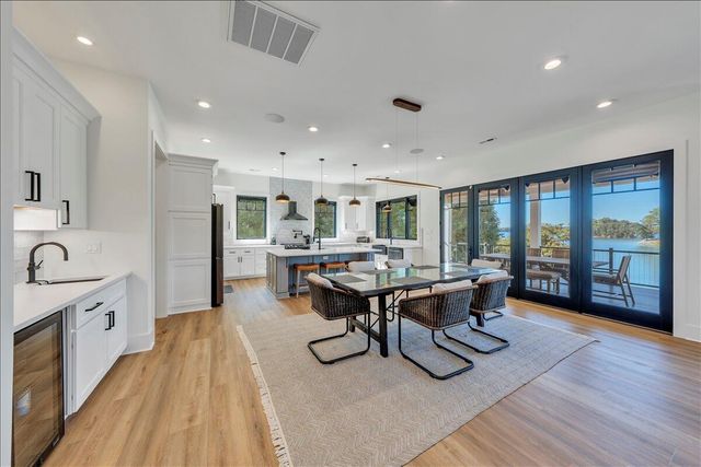 176 Three Point Isle DR, Penhook, VA 24137