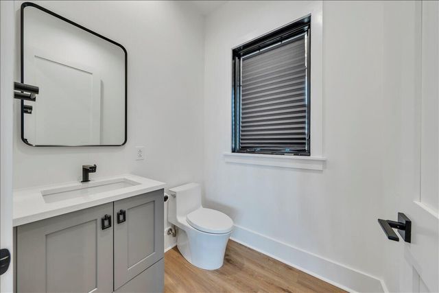 176 Three Point Isle DR, Penhook, VA 24137