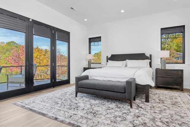 176 Three Point Isle DR, Penhook, VA 24137