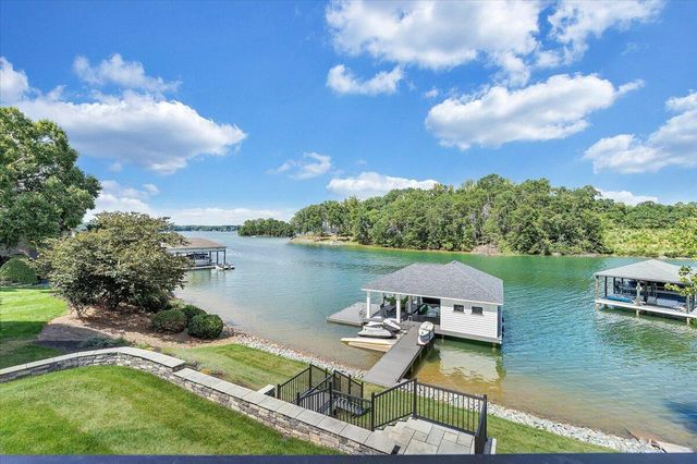 176 Three Point Isle DR, Penhook, VA 24137