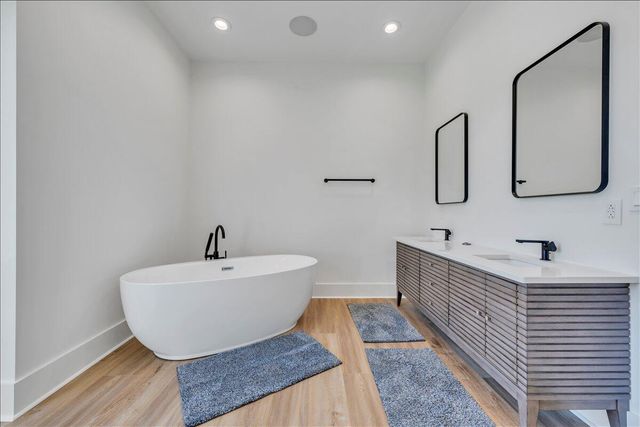 176 Three Point Isle DR, Penhook, VA 24137