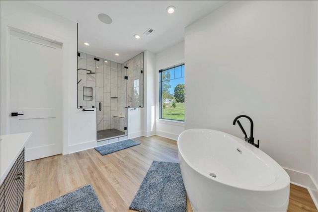 176 Three Point Isle DR, Penhook, VA 24137