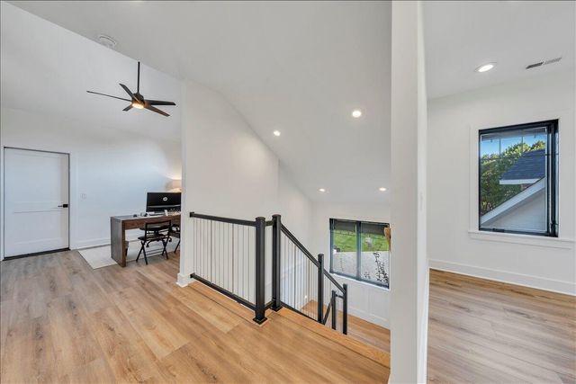 176 Three Point Isle DR, Penhook, VA 24137