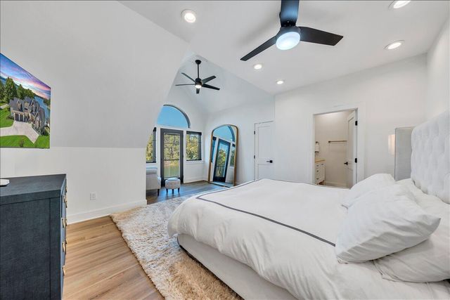 176 Three Point Isle DR, Penhook, VA 24137