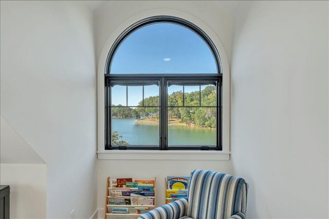 176 Three Point Isle DR, Penhook, VA 24137