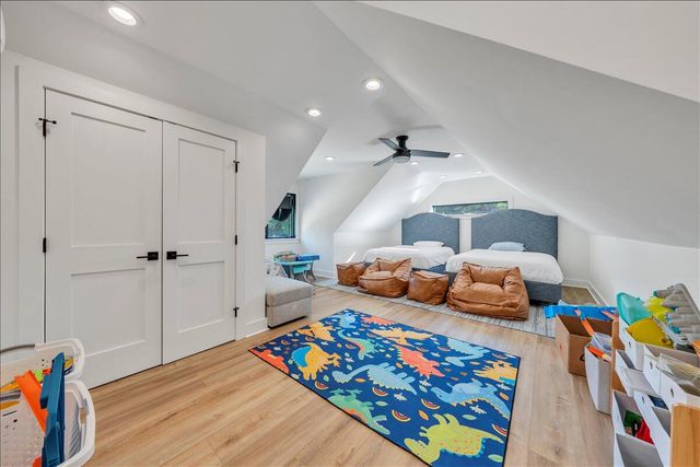 176 Three Point Isle DR, Penhook, VA 24137