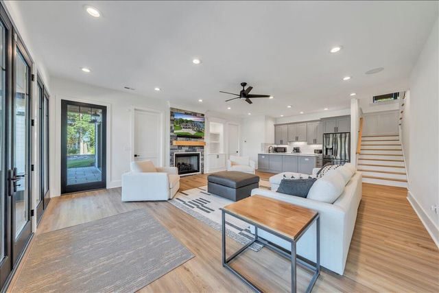 176 Three Point Isle DR, Penhook, VA 24137