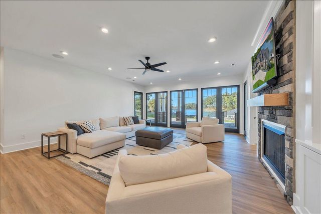 176 Three Point Isle DR, Penhook, VA 24137