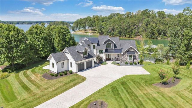 176 Three Point Isle DR, Penhook, VA 24137