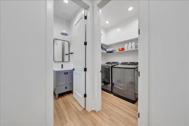 176 Three Point Isle DR, Penhook, VA 24137