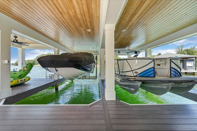 176 Three Point Isle DR, Penhook, VA 24137