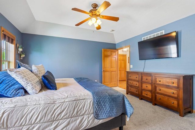 1640 Great Forest DRIVE, West Bend, WI 53090