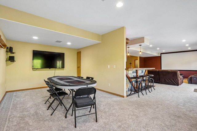 1640 Great Forest DRIVE, West Bend, WI 53090