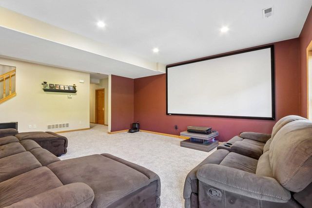 1640 Great Forest DRIVE, West Bend, WI 53090