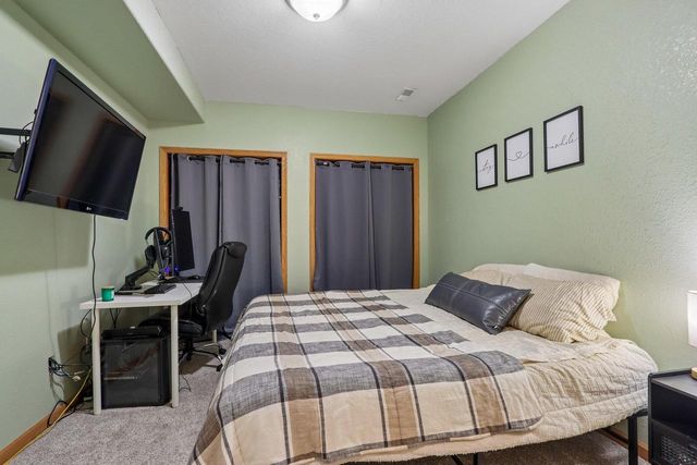 1640 Great Forest DRIVE, West Bend, WI 53090
