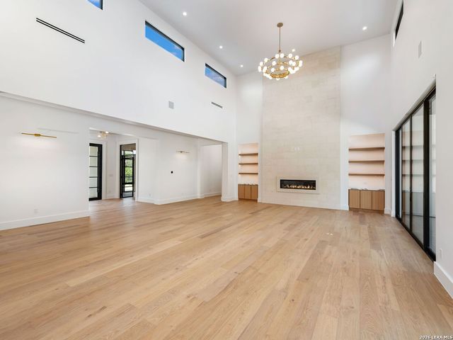 51 Via Aragon, San Antonio, TX 78257
