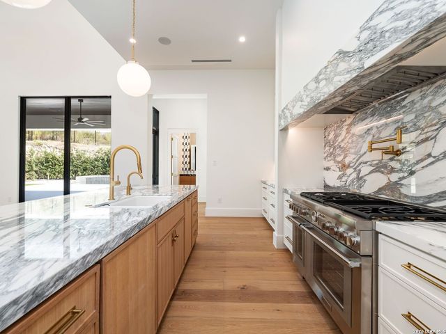 51 Via Aragon, San Antonio, TX 78257