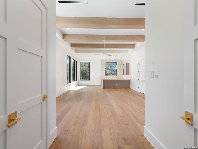 51 Via Aragon, San Antonio, TX 78257