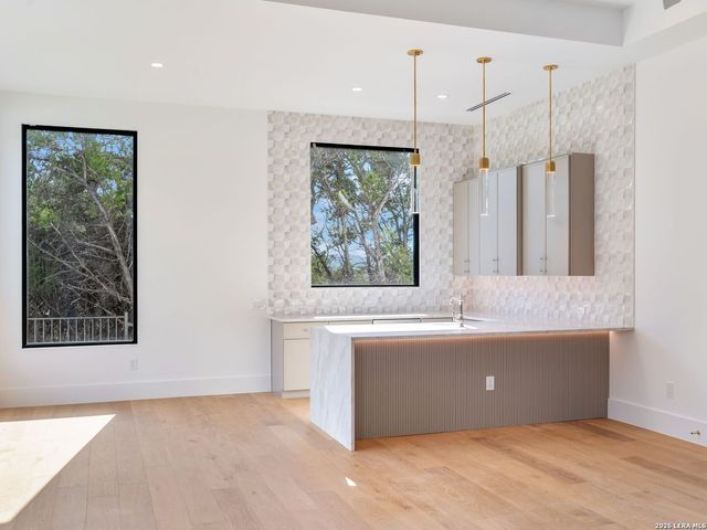 51 Via Aragon, San Antonio, TX 78257