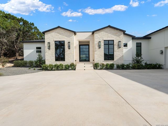 51 Via Aragon, San Antonio, TX 78257