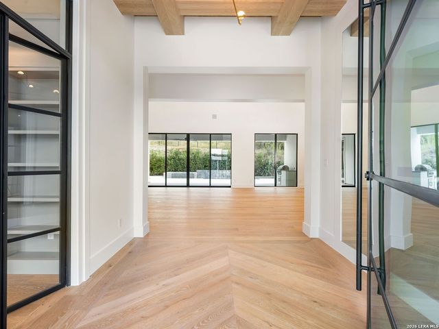 51 Via Aragon, San Antonio, TX 78257