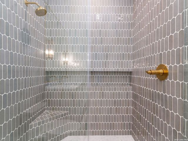 51 Via Aragon, San Antonio, TX 78257
