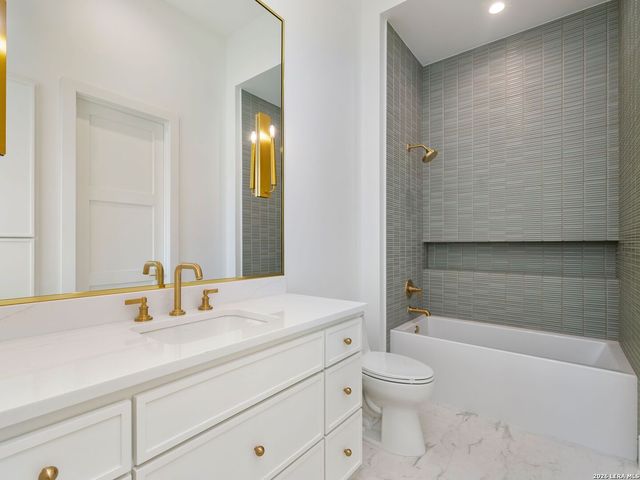 51 Via Aragon, San Antonio, TX 78257