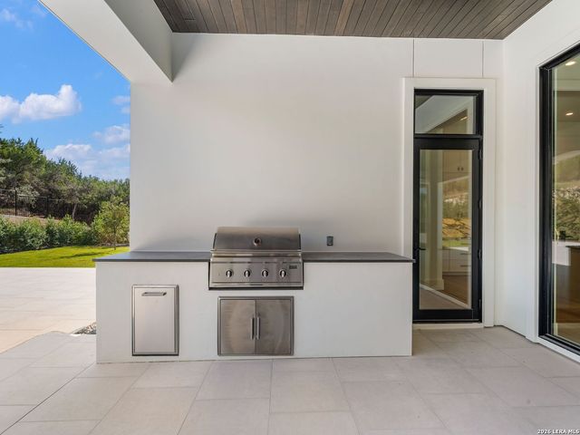 51 Via Aragon, San Antonio, TX 78257