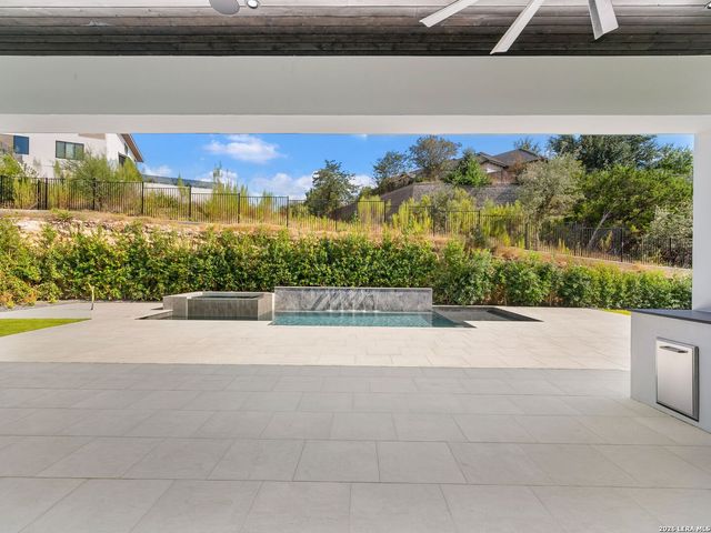 51 Via Aragon, San Antonio, TX 78257