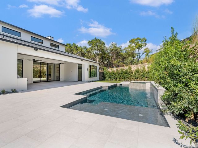 51 Via Aragon, San Antonio, TX 78257