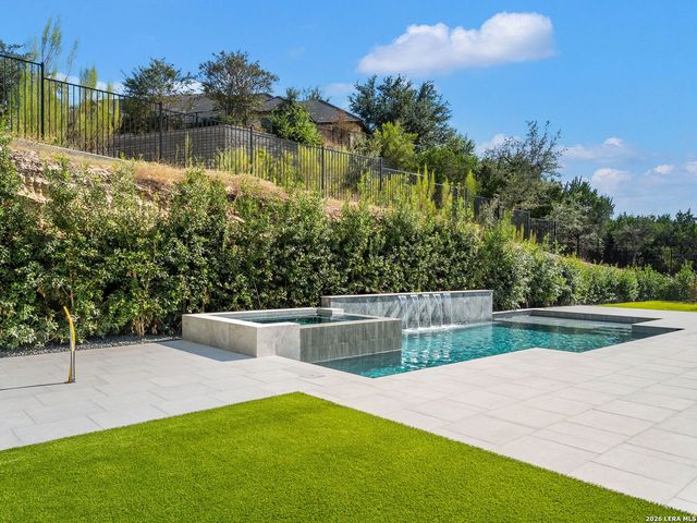 51 Via Aragon, San Antonio, TX 78257