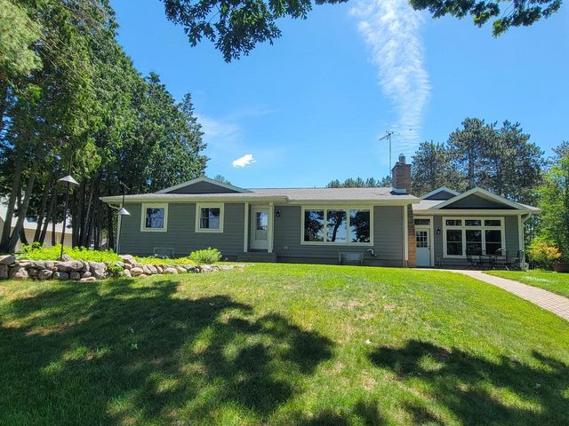 N2283 COUNTRY LANE, Waupaca, WI 54981