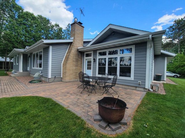N2283 COUNTRY LANE, Waupaca, WI 54981