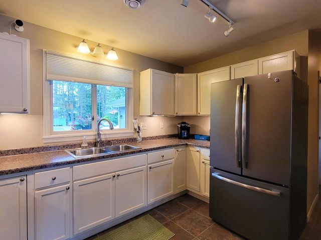 N2283 COUNTRY LANE, Waupaca, WI 54981