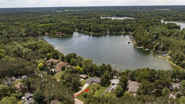 N2283 COUNTRY LANE, Waupaca, WI 54981
