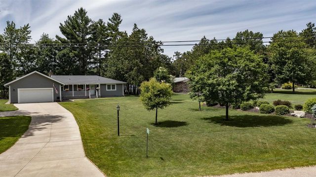 N2283 COUNTRY LANE, Waupaca, WI 54981