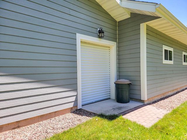 N2283 COUNTRY LANE, Waupaca, WI 54981