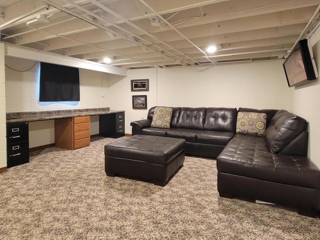 N2283 COUNTRY LANE, Waupaca, WI 54981
