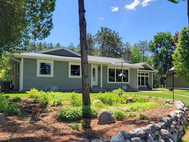 N2283 COUNTRY LANE, Waupaca, WI 54981