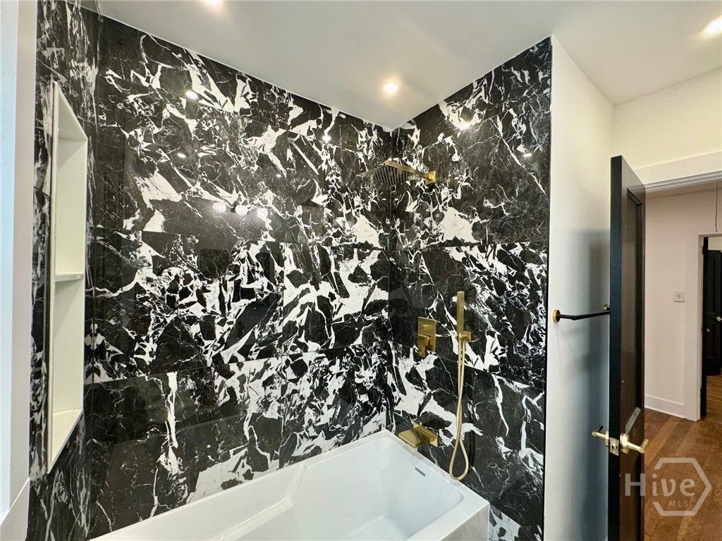 Image 13 of property listing at 407 E 58th Street, Savannah, GA 31405